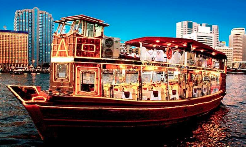 Dhow cruise in Dubai