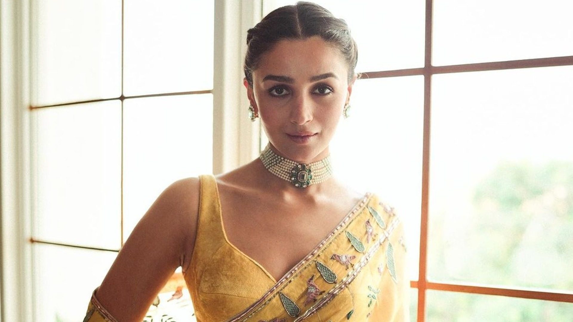 Alia Bhatt in pearl jewellery