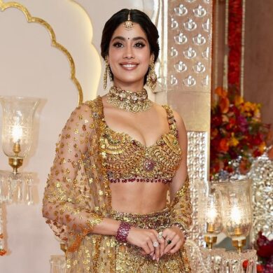 Jahnvi Kapoor in Falguni Shane Peacock lehenga set