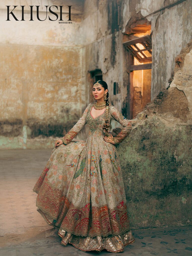 Mahira Khan, lehenga, Rimple & Harpreet, bridal wear, celebrity, Pakistan, super star, bridal couture